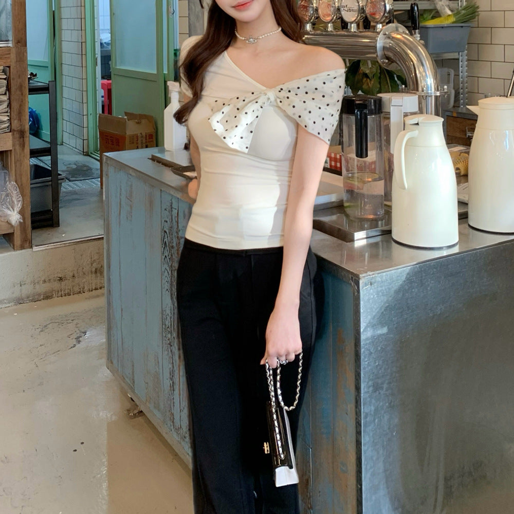 White French-style Chic Polka-dot Off-shoulder Short-sleeve Top With A Slanted Neckline